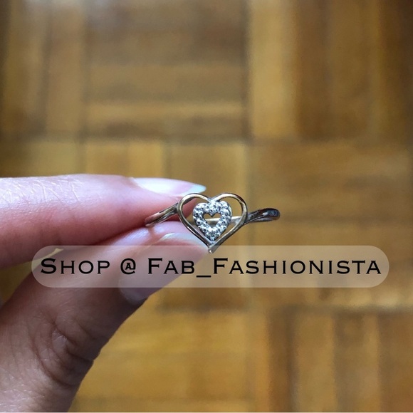 10kt Gold Diamond Ring size 7.5 - Picture 1 of 15
